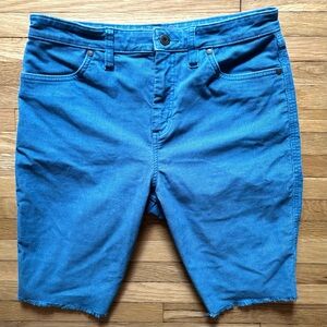 Carve Designs Shorts Womens 8 Blue Corduroy Oahu Frayed Hem 10" Inseam Bermuda
